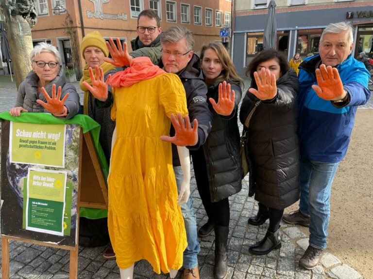 Stopp! Keine Gewalt gegen Frauen!